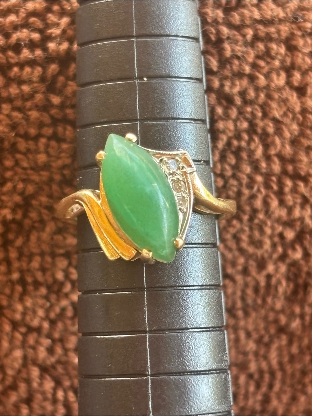 10K Gold Women’s Ring with Green Marquise Stone